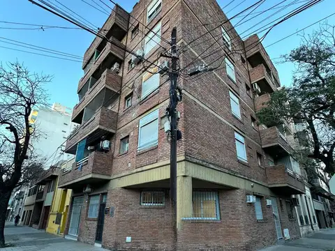 Monoambiente con balcón en la sexta