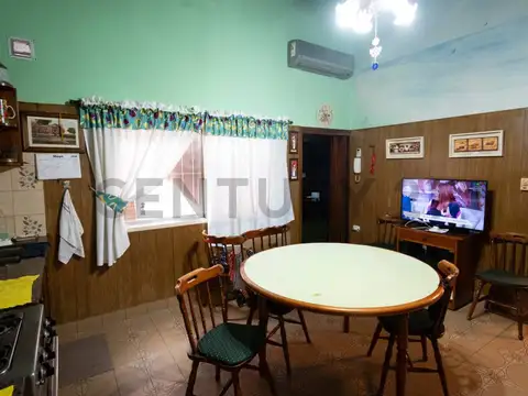 DOS PROPIEDADES EN BLOQUE  MAS DEPARTAMENTO EN PLANTA ALTA SOBRE LOTE DE 20 X 30 MTS