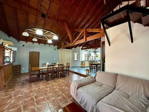 Casa 5 ambientes con 2 baños
