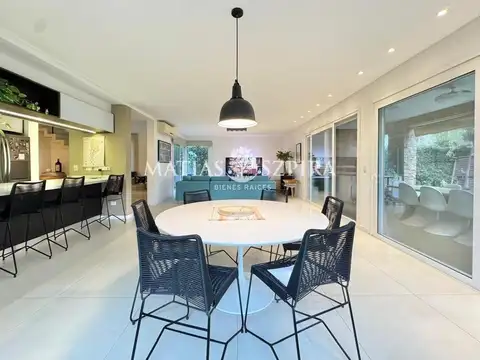 Casa en Venta en Alvarez Del Bosque, USD 270.000