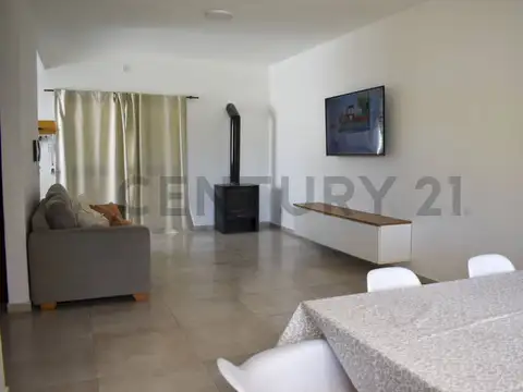 Casa 3 ambientes con 1 baño