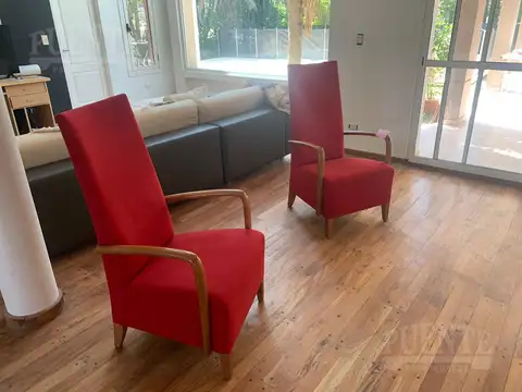 Casa en Alquiler con 2 cocheras