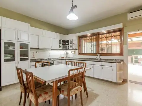 VENTA CASA 7 AMBIENTES VILLA ADELINA