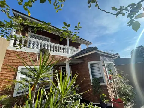 Casa en venta en Lisandro Olmos 3 dormitorios