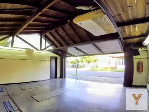 Casa en venta - 3 Dormitorios 4 Baños - San Justo