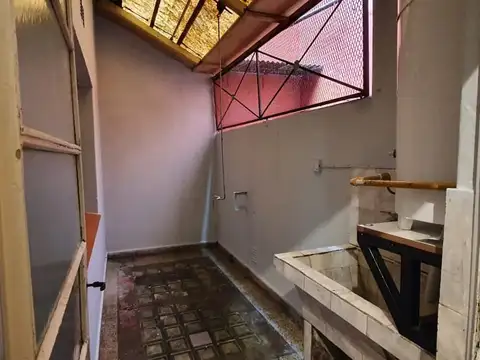 DEPARTAMENTO TIPO CASA PRIMER PISO SIN EXPENSAS CHORROARIN 1200