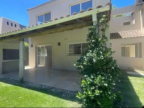 Alquiler de Casa 6 Ambientes en St. Mathews Village, Pilar