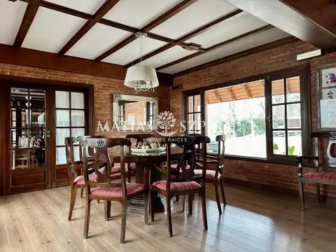 Casa en Venta con 4 cocheras