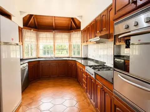 Casa 6 ambientes con 3 baños