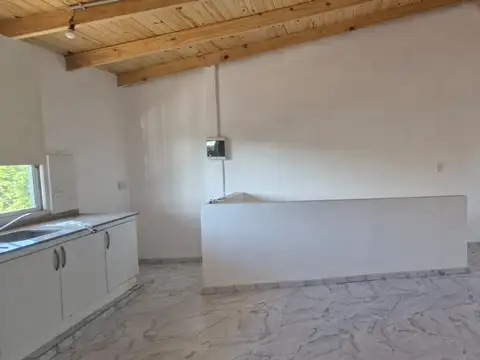 PH 4 amb. con renta · Patio y parrilla · San Justo
