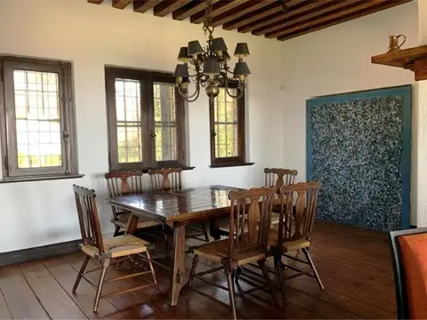 Casa en Alquiler con 2 cocheras