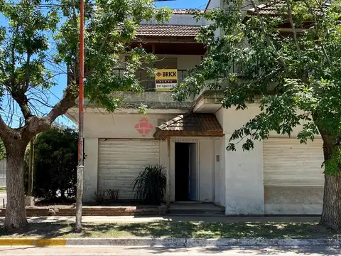 Av. Vieytes esq. Maure