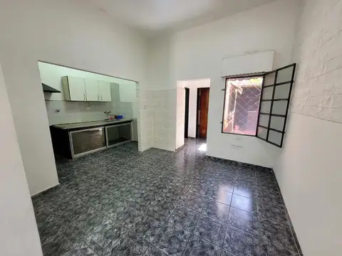 Depto Tipo Casa en Alquiler en Wilde, $ 630.000
