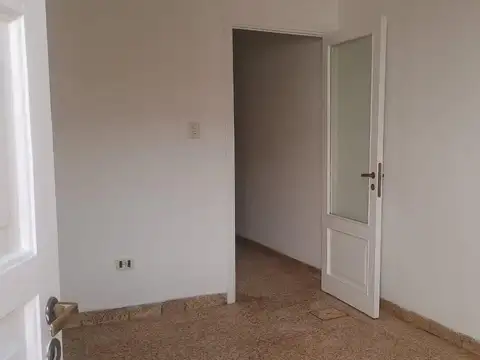 Depto Tipo Casa en Alquiler 60 años