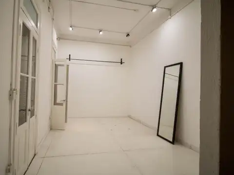 Casa 5 Ambientes en Alquiler - Patio, terraza y garage - 254m² -  Unicamente destino COMERCIAL...