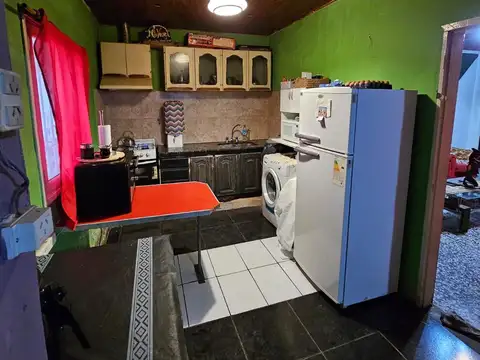 Casa 4 ambientes con 1 baño