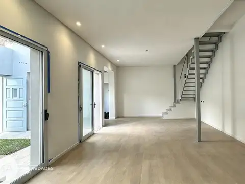 Venta | Casa tipo PH 2 Dormitorios con patio y terraza - Jujuy 2400 - Pichincha Rosario