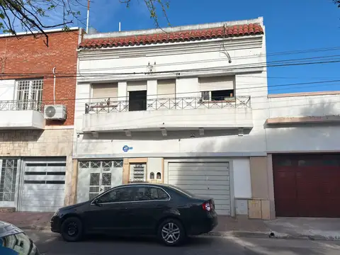VENTA 2 CASAS 5 DORMITORIOS BARRIO PUEYRREDON