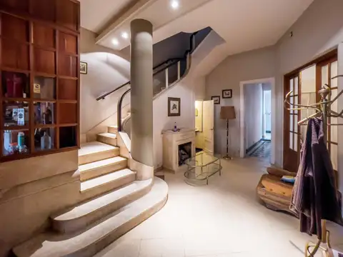 Casa de 4 dormitorio, patio, terraza, cochera, barrio Martin