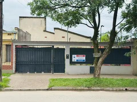 VENTA CASA A REFACCIONAR C PILETA BARRIO CONGRESO