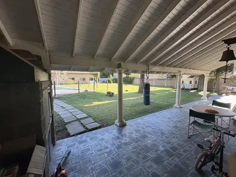Casa 7 ambientes con 3 baños