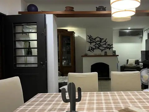 Casa en Venta con 3 cocheras
