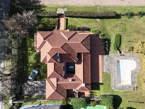 Casa en Venta con 4 cocheras