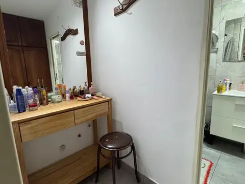 Casa con Local Comercial y Dos Viviendas increibles