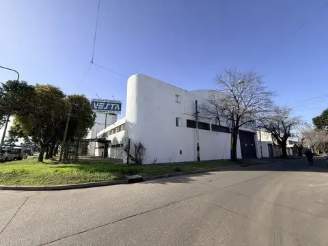 Nave de 850 m2 con Oficinas - Zuviria 7468 y Av. Circunvalación
