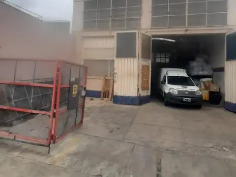 Galpon en Venta 44  mts Fondo