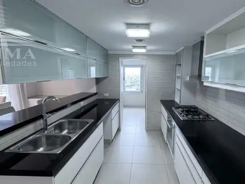 Departamento 6 ambientes con 4 baños