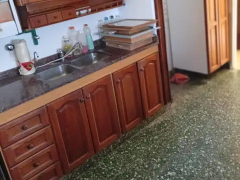 Depto Tipo Casa en Alquiler de 4 ambientes