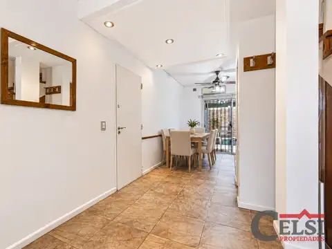 Depto Tipo Casa 3 ambientes con 2 baños