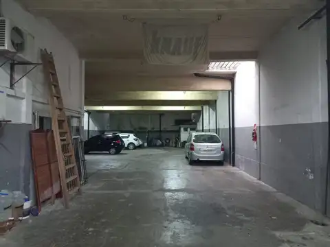 Galpon con Dpto-.290m2-Tolosa 8 e/ 529 y 530-La Plata-Venta