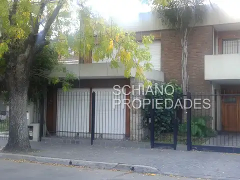 EXCELENTE CASA EN DOS PLANTAS EN QUILMES RESIDENCIAL.