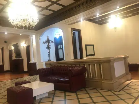 Local en venta sobre Avenida Cazon en Tigre, apto edificio