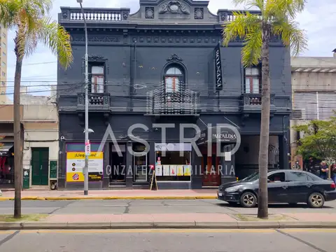 Local en venta sobre Avenida Cazon en Tigre, apto edificio