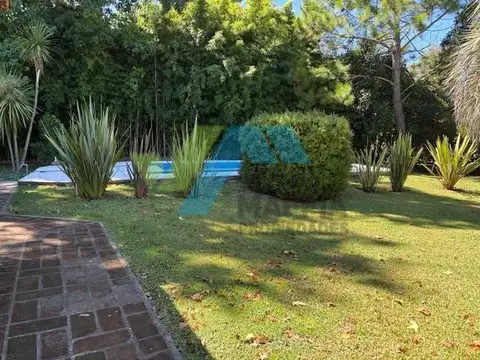 Casa Chalet  en Venta en Los Quinchos Club de Campo, Pilar, G.B.A. Zona Norte