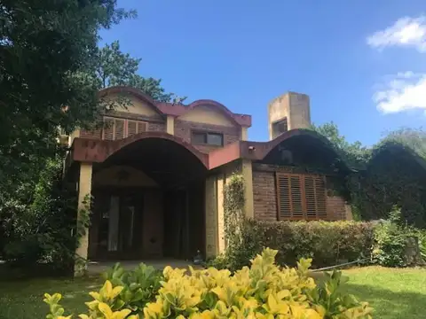 Casa 5 ambientes con 2 baños