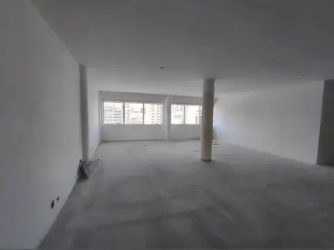 Oficina en Alquiler en Barrio Norte, $ 1.000.000