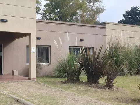 Lote en venta con construcción a terminar – Barrio Cerrado Domselar Chico