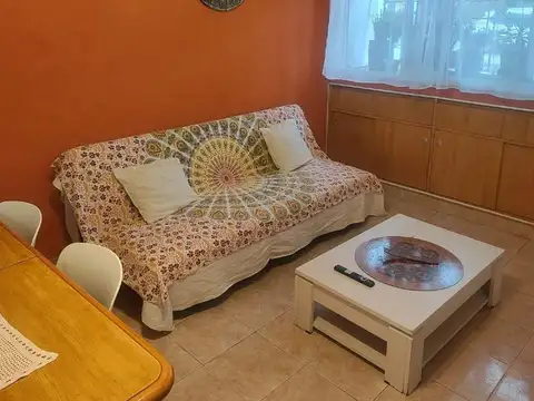 Depto Tipo Casa en Alquiler de 2 dormitorios