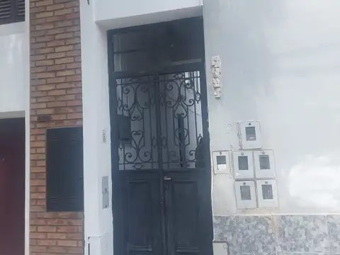 CASA  INTERNA  DE 1 DORMITORIO