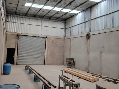 Galpon en Alquiler en Villa Santos Tesei, $ 1.450.000