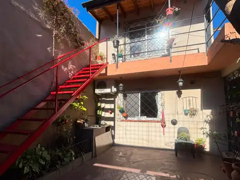 Depto Tipo Casa 4 ambientes con 1 baño