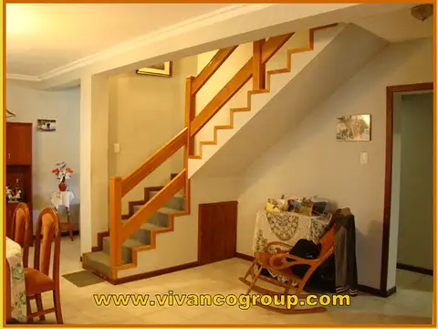 Casa en Venta con 2 cocheras