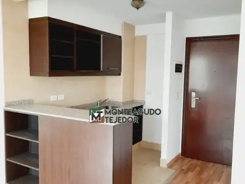 MONOAMBIENTE CON BALCON, LUMINOSO, AMENITIS, APTO PROFECIONAL Y/O COMERCIAL