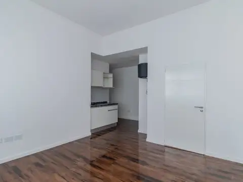 Venta Planta baja ambiente estrenar luminoso Monserrat