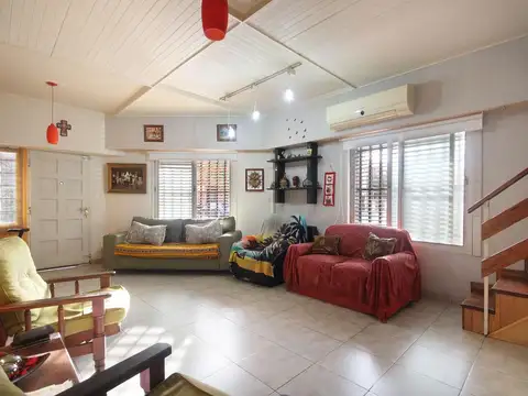 Venta Casa 4 ambiente zona en Parque Avellaneda.
