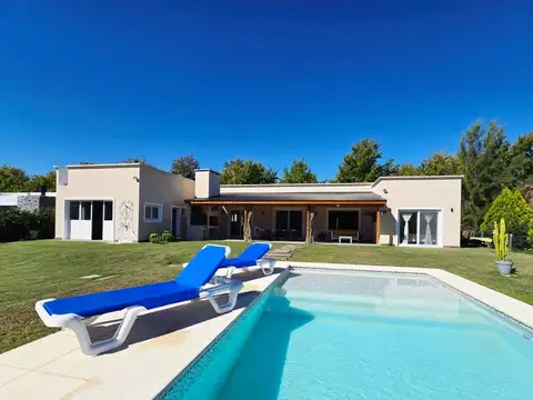 CASA EN VENTA EN SAN JOAQUIN - EXALTACION DE LA CRUZ